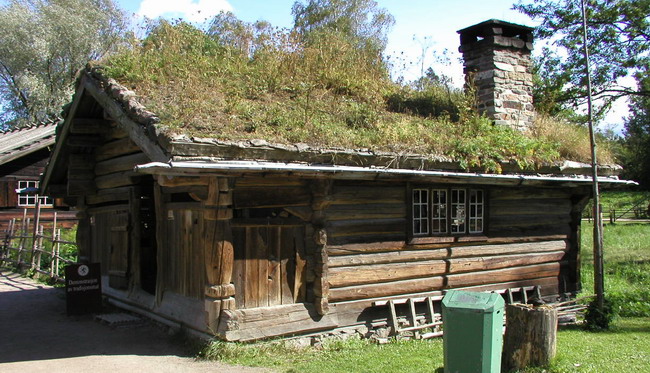 Реплика старого крестьянского домика.